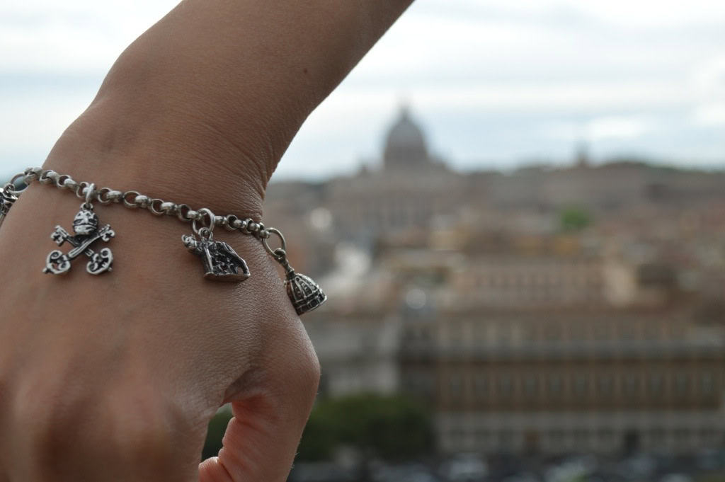 Roma Charm Bracelet with distintive elements